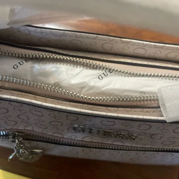 Guess Women's Alexie Handbag Top-Zip Shoulder Bag. Pale Rose - Picture 5 of 5